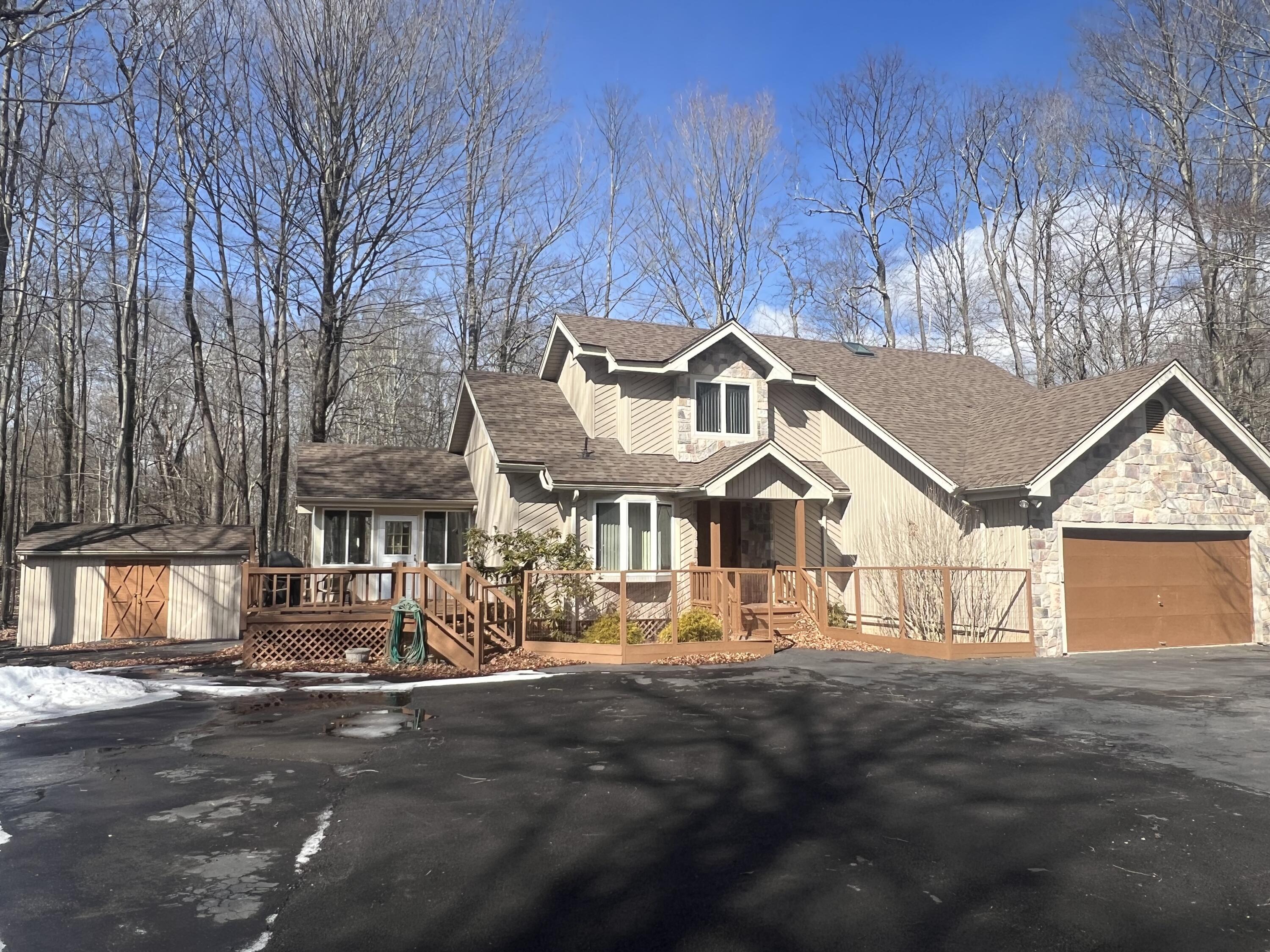 109 Minisink Drive, Pocono Lake, Pennsylvania image 2