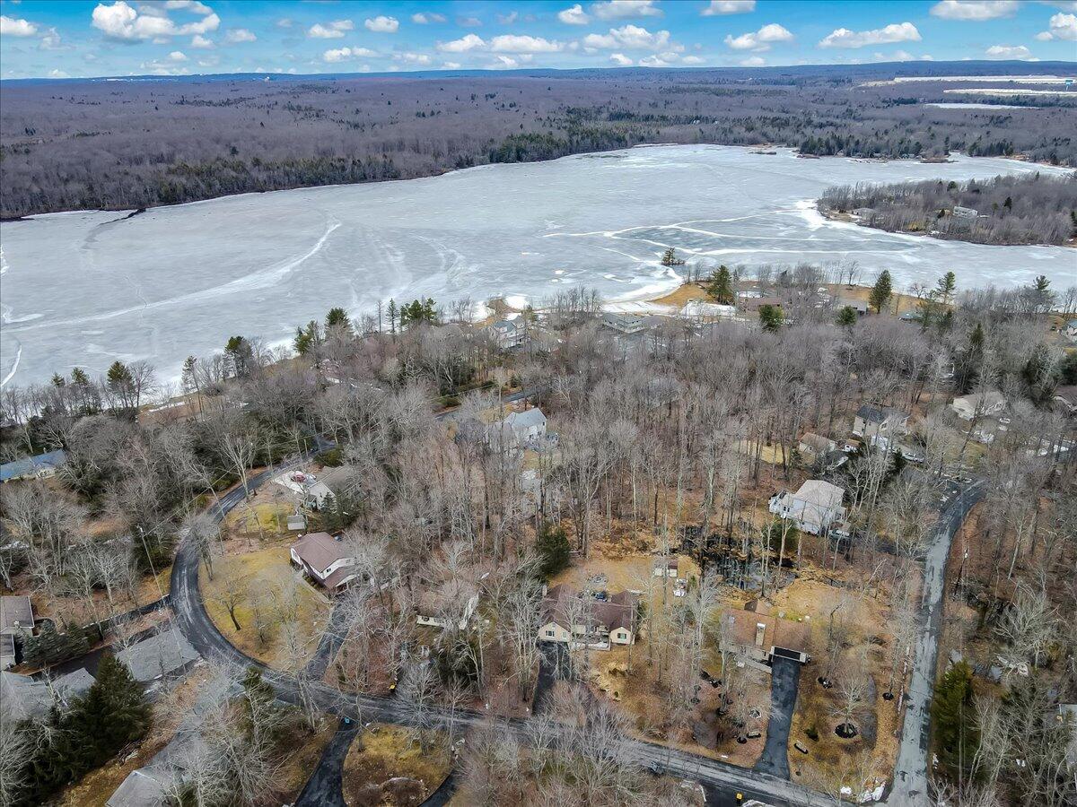 427 Stillwater Drive, Pocono Summit, Pennsylvania image 47