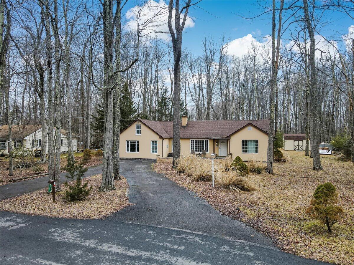 427 Stillwater Drive, Pocono Summit, Pennsylvania image 4