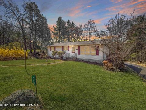 Homes For Rent - 308 Hemlock Lane<br/> Stroudsburg, PA 18360