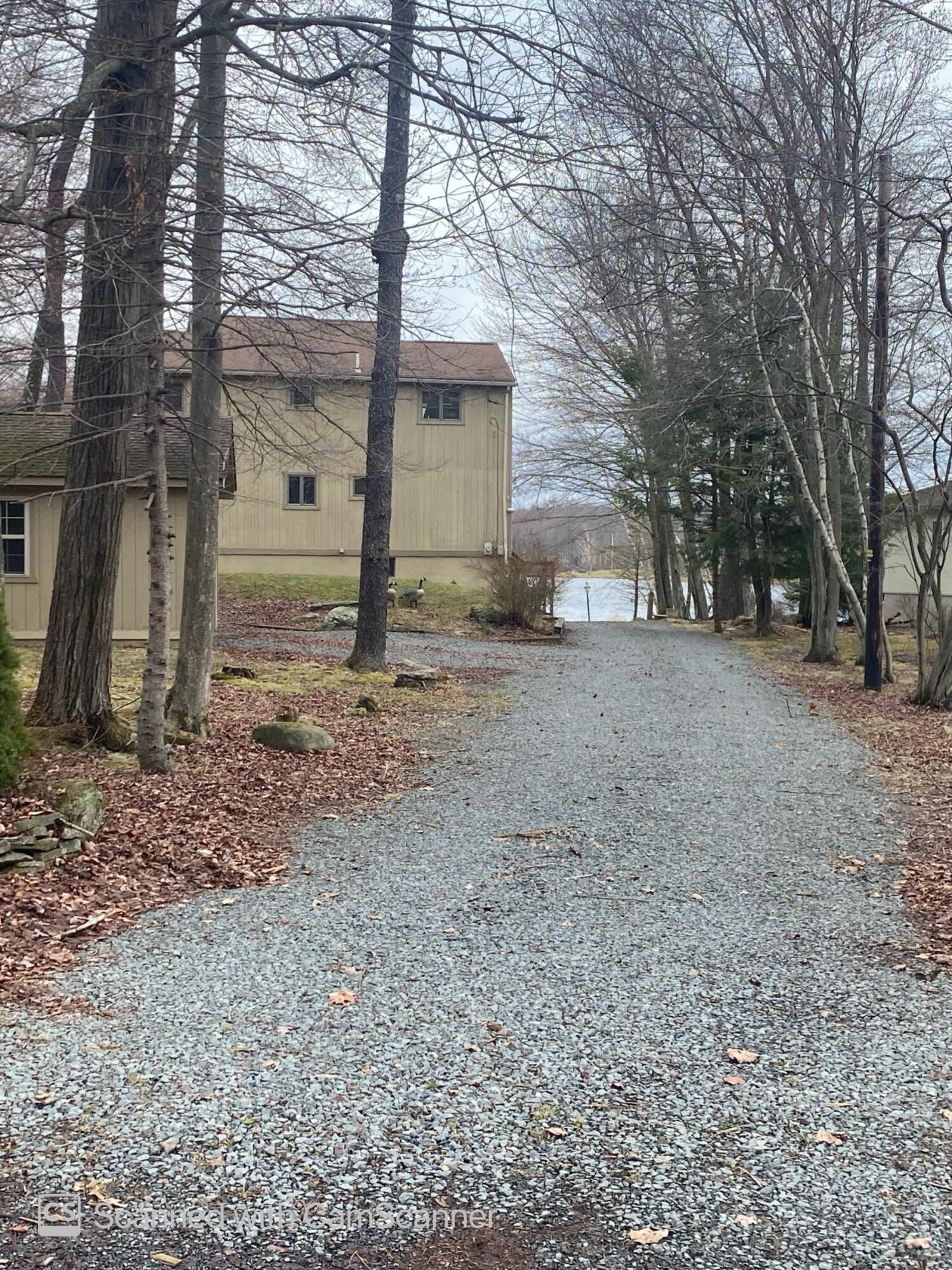 1319 Arrowhead Drive, Pocono Lake, Pennsylvania image 5