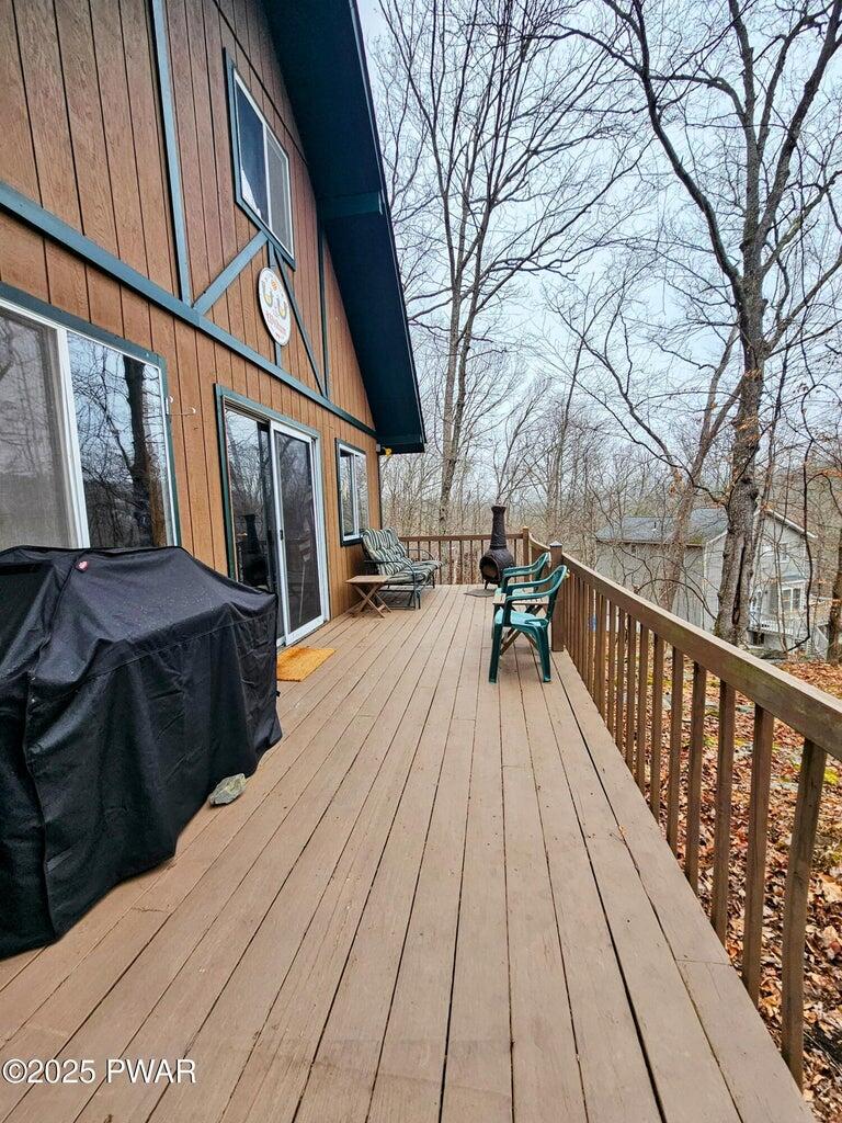 1123 Porter Drive, Bushkill, Pennsylvania image 2
