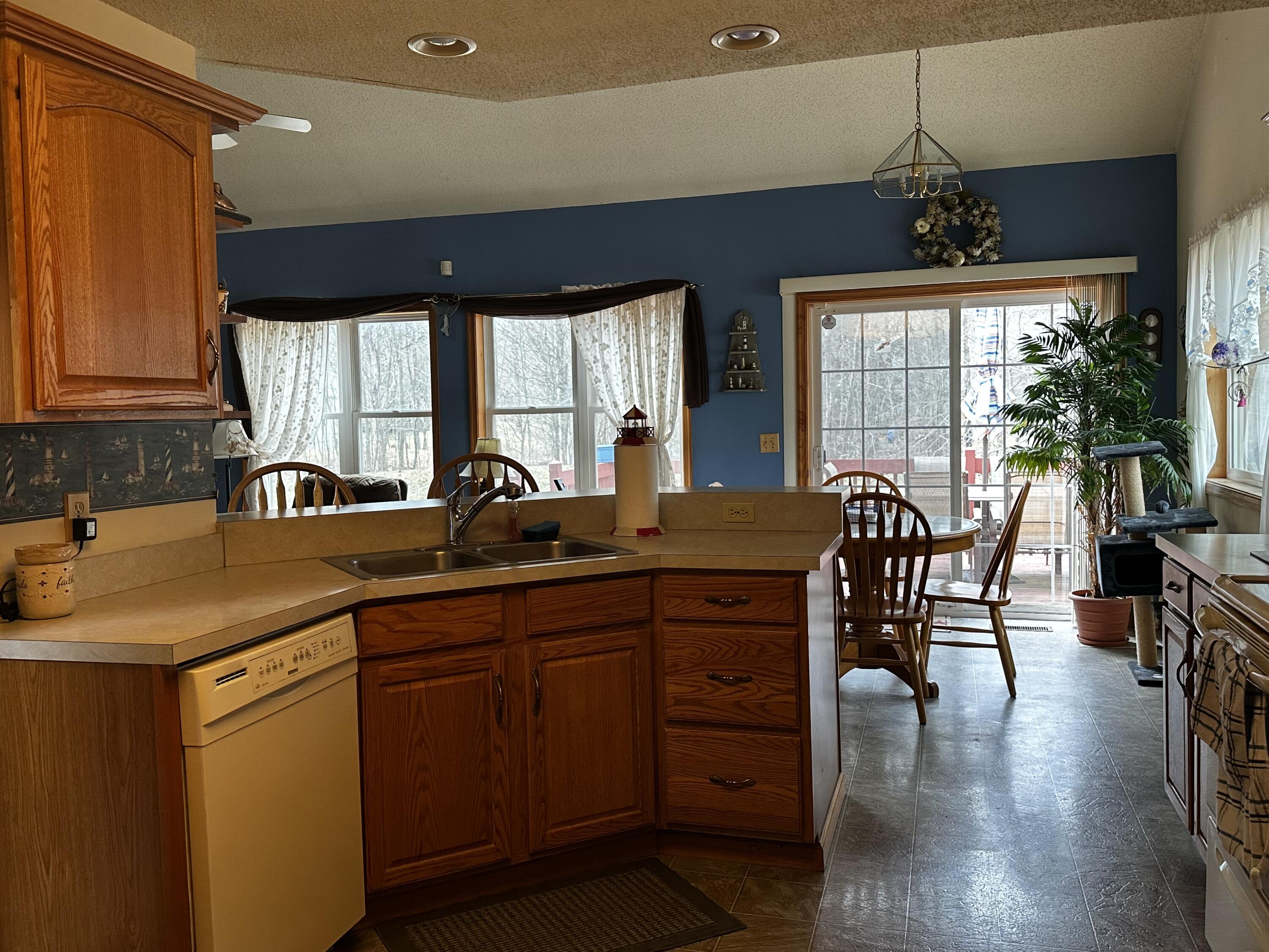5308 Apache Trail, Tobyhanna, Pennsylvania image 7