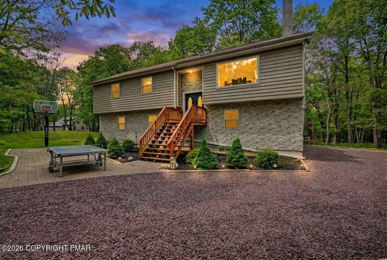 31 Emerson Way