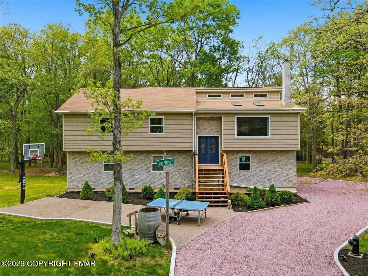 31 Emerson Way