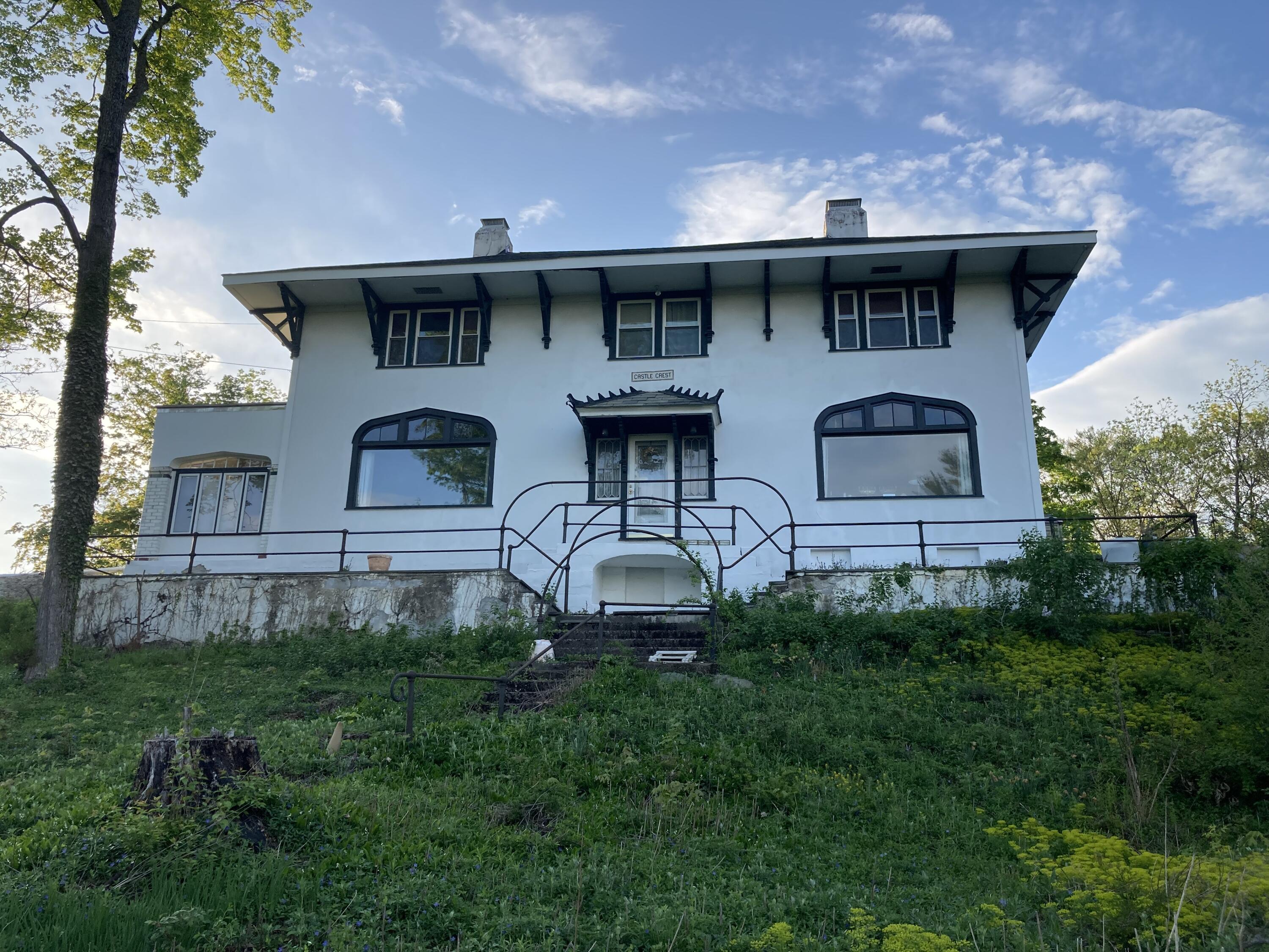 34 Waring Drive, Delaware Water Gap, Pennsylvania image 1