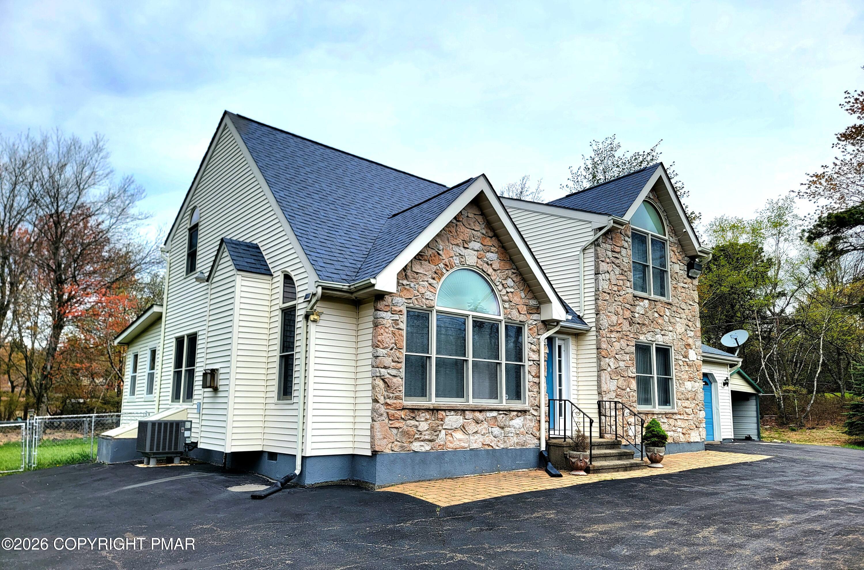 444 CLEARVIEW Drive