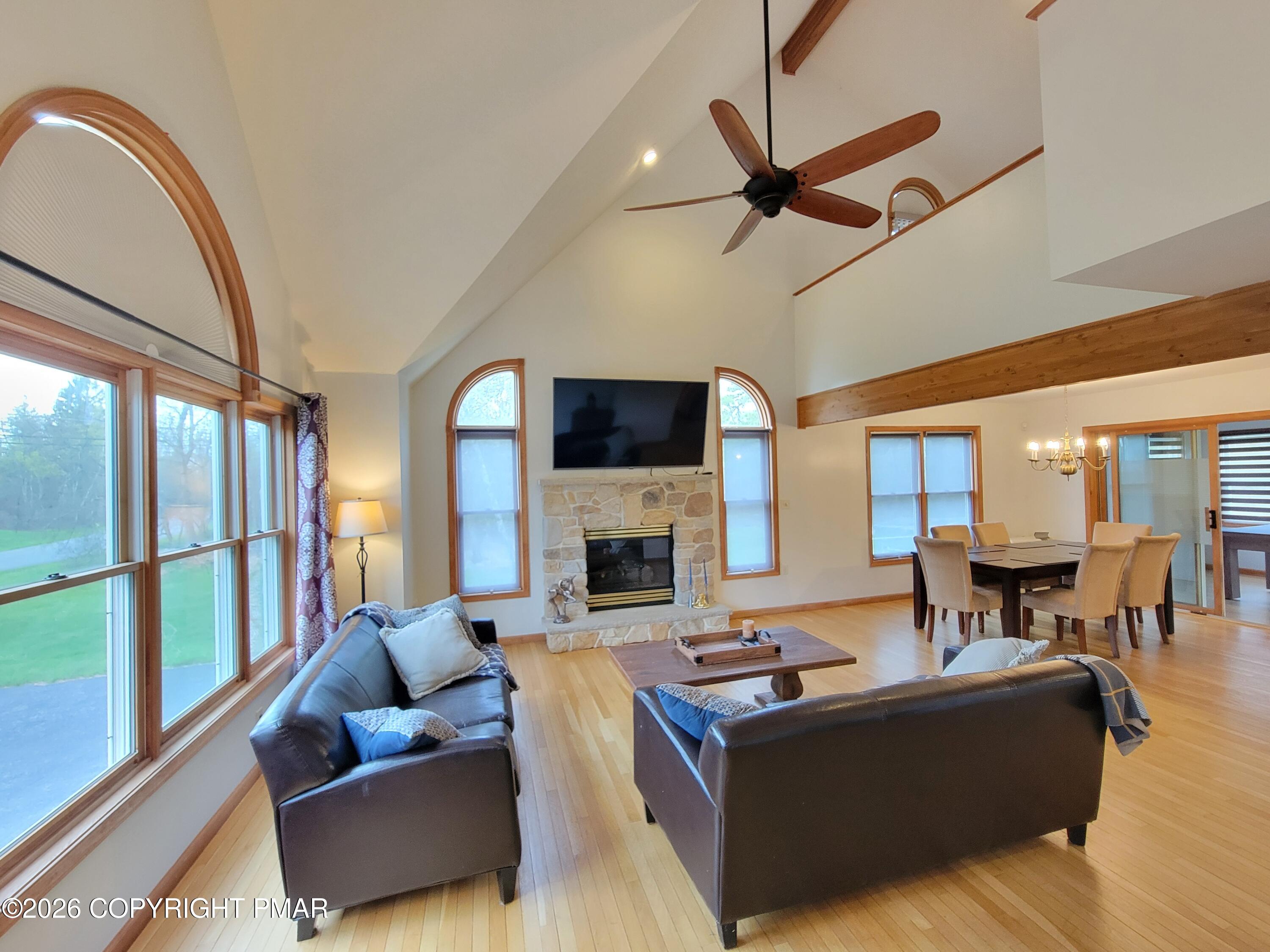 444 CLEARVIEW Drive