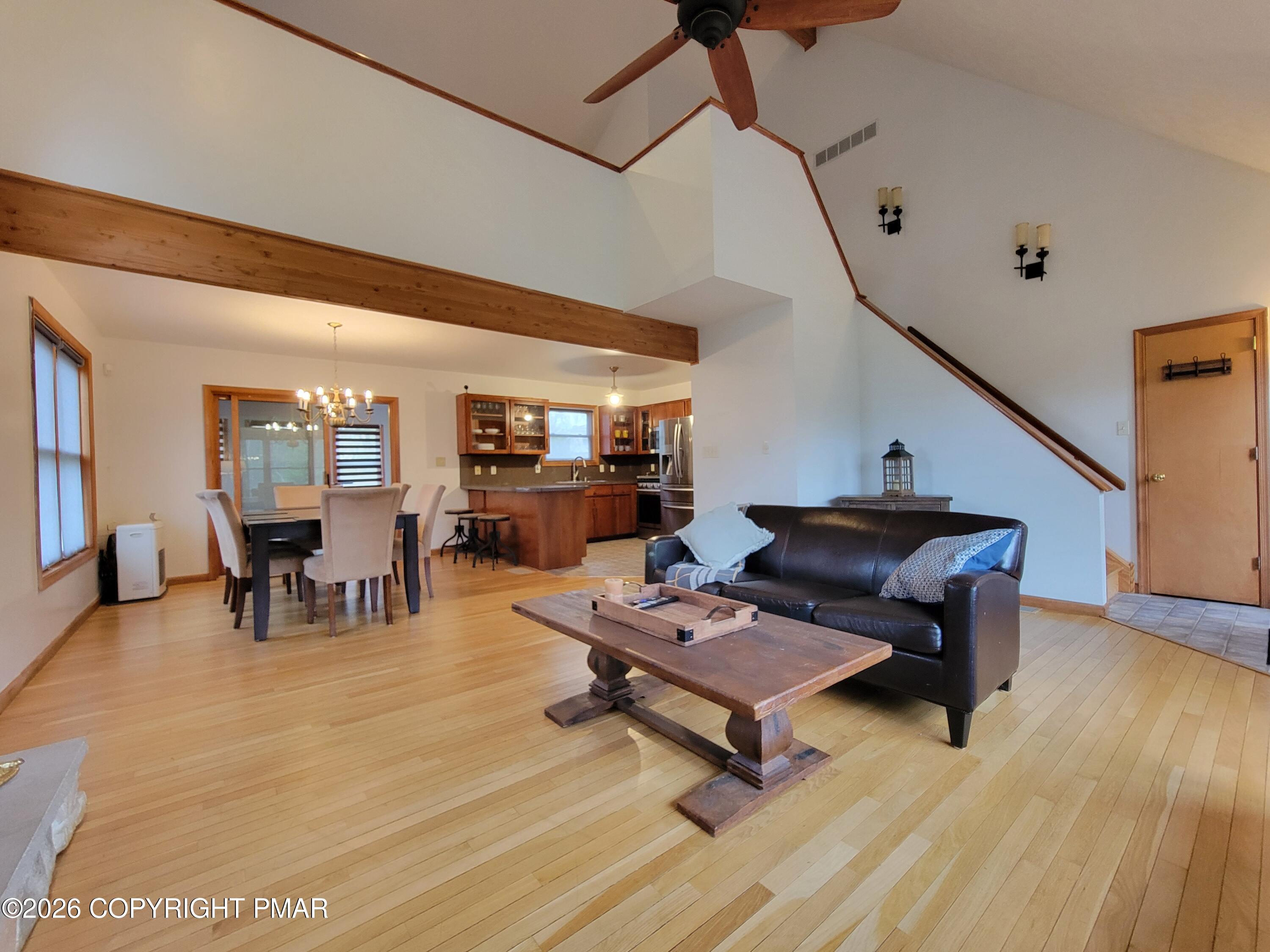 444 CLEARVIEW Drive