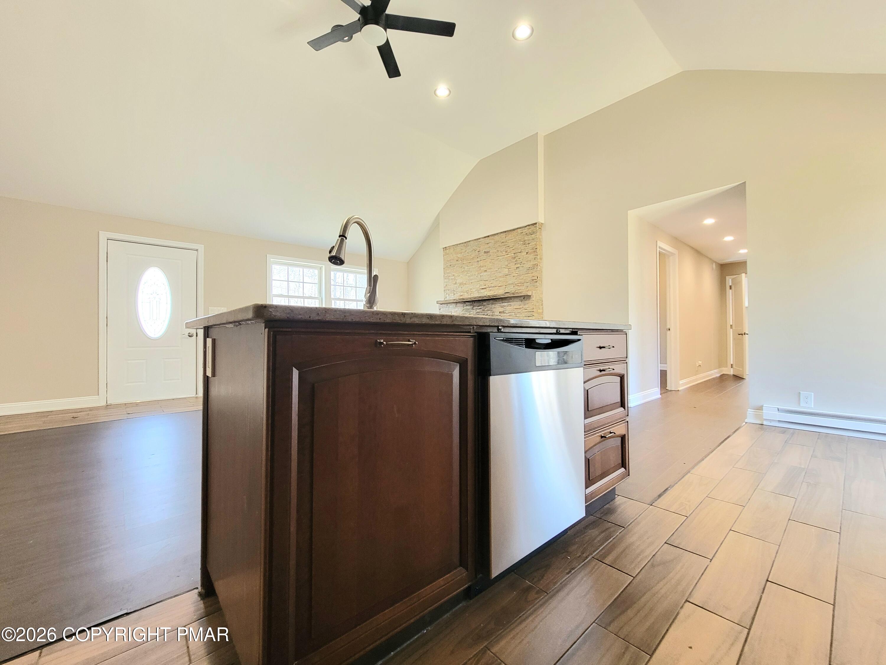 867 Underwood Road W