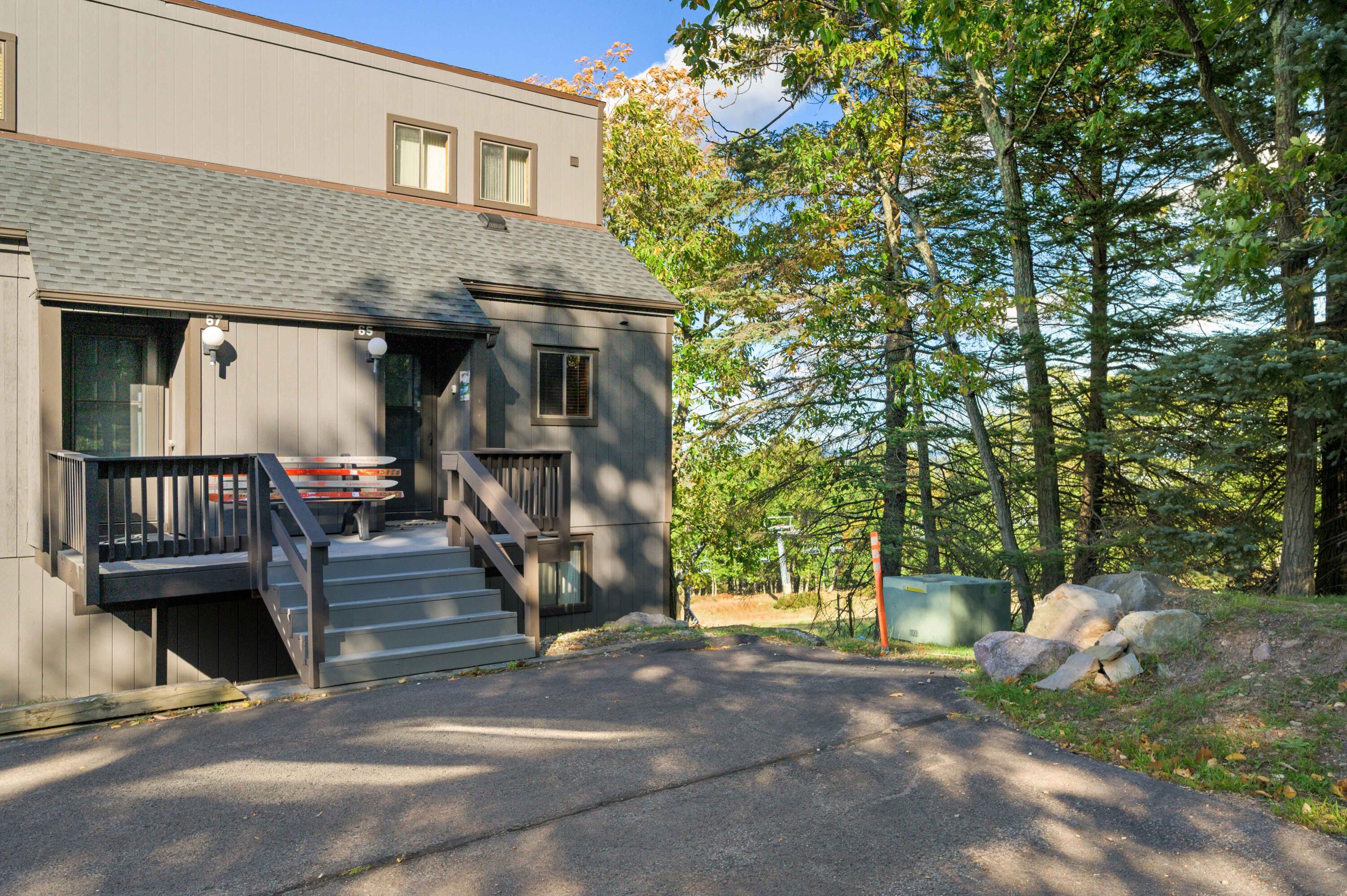 65 Cross Country Lane, Tannersville, Pennsylvania image 2