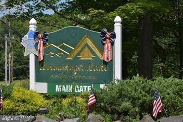 122 Paxinos Drive, Pocono Lake, Pennsylvania image 1