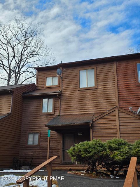 Townhouse For Sale - 503 English Court<br/> Bushkill, PA 18324