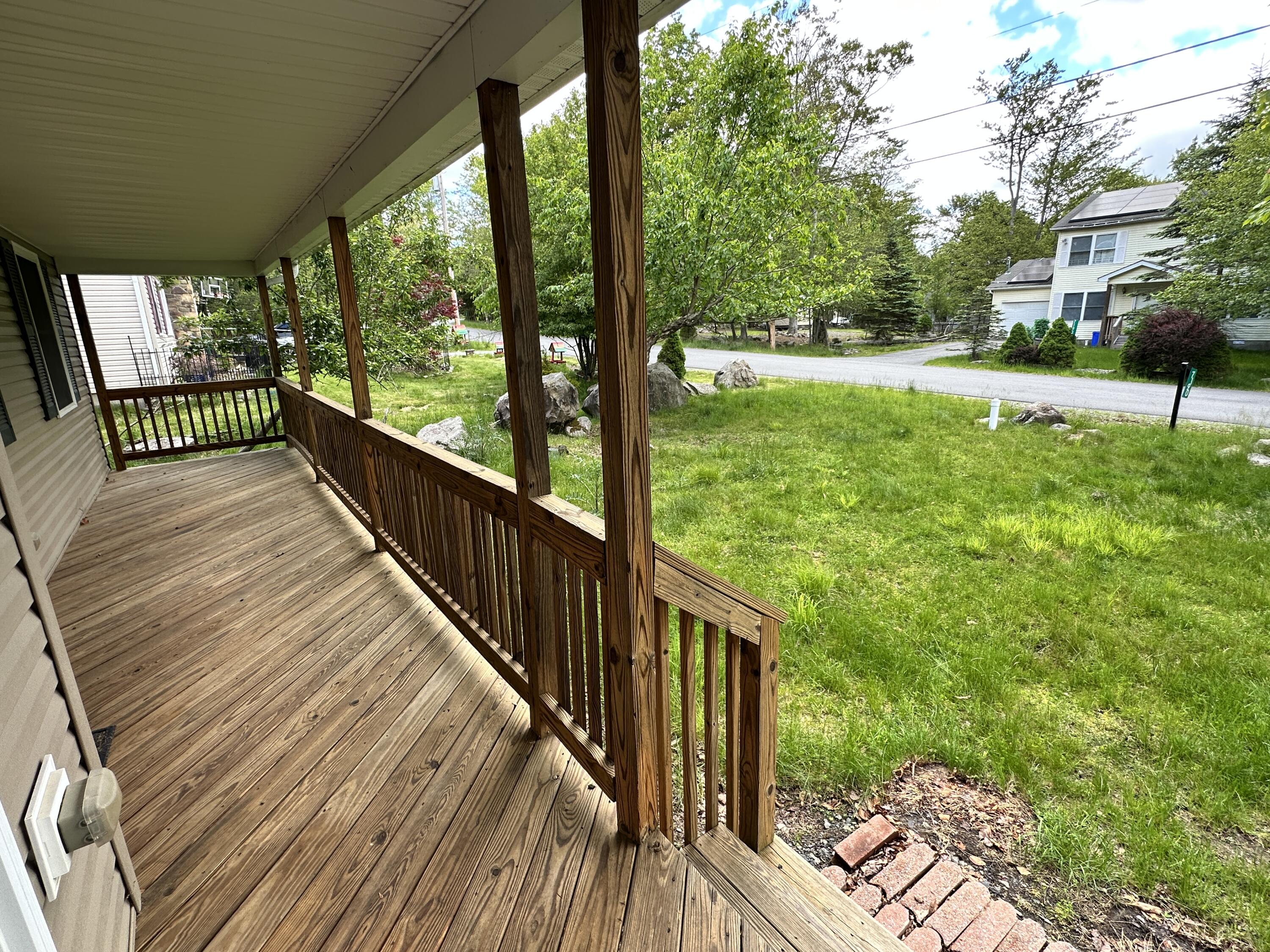 7190 Rimrock Drive, Tobyhanna, Pennsylvania image 3