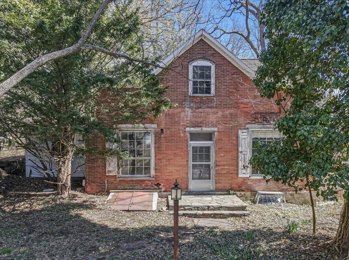 704 Bangor Mountain Road, Stroudsburg, Pennsylvania image 1