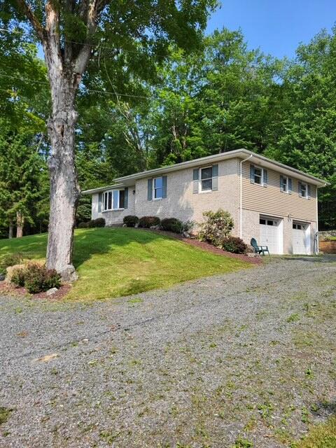 877 Old River Road