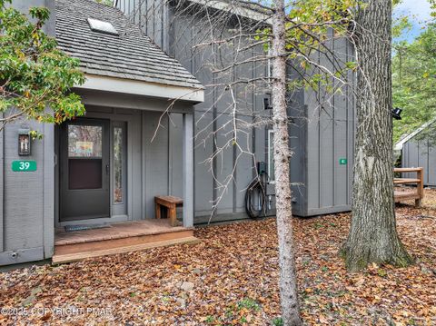39 Freestyle Lake Harmony PA 18624