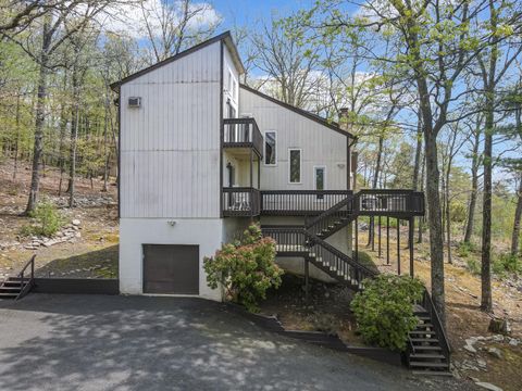 176 Manchester Drive Bushkill PA 18324