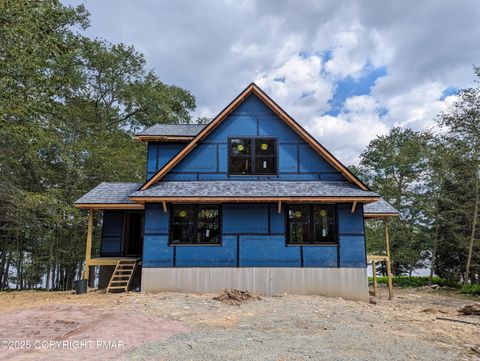 72 Lake Dr West Clifton Township PA 18424