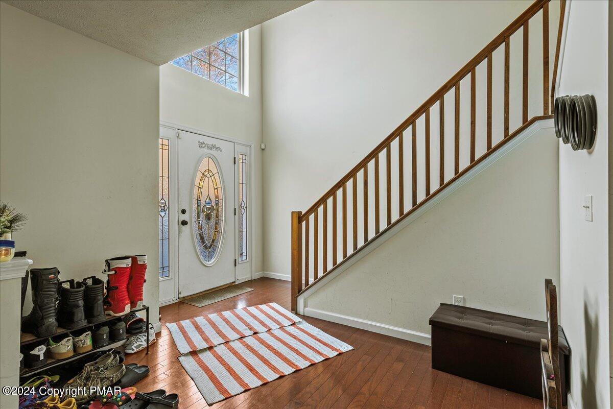 1042 Clover Road, Long Pond, Pennsylvania image 5