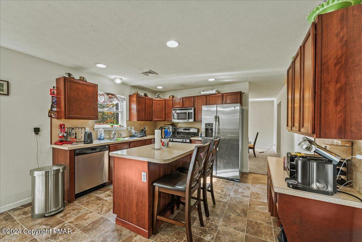 1042 Clover Road, Long Pond, Pennsylvania image 9