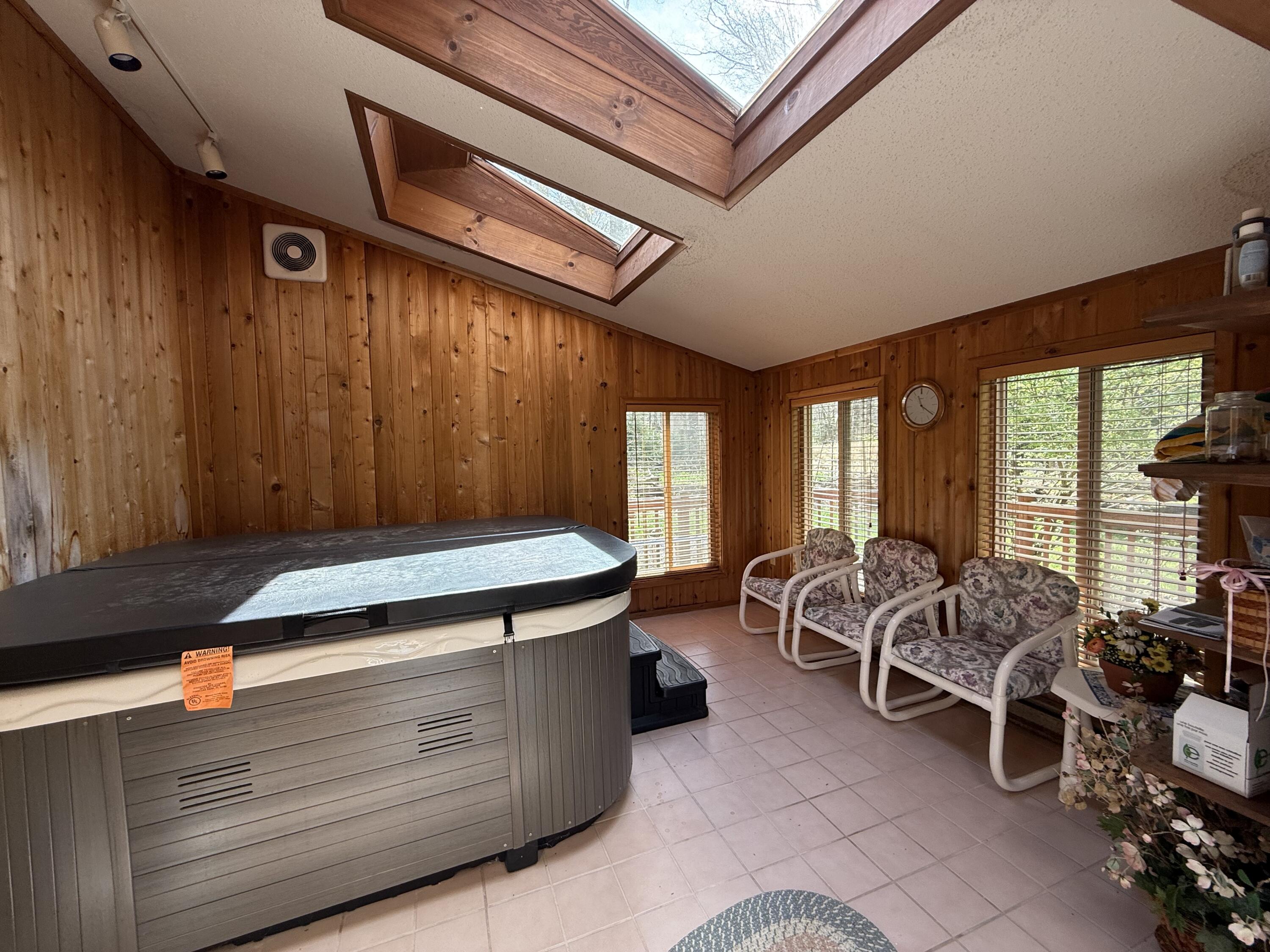 343 Echo Lake Road, Tobyhanna, Pennsylvania image 10