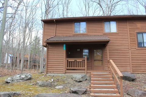 Townhouse For Sale - 211 Falls Circle<br/> Bushkill, PA 18324