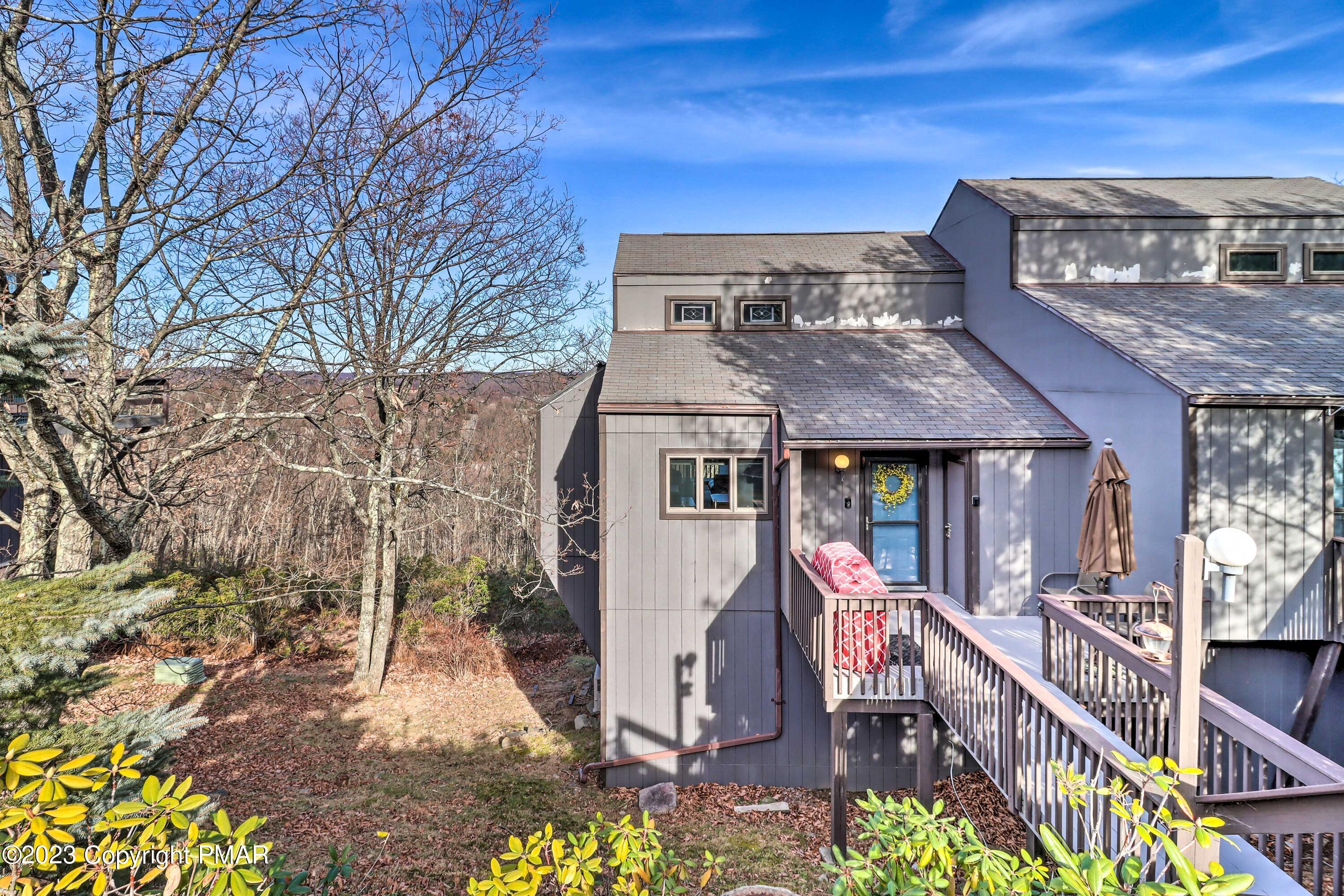 296 Overlook Way, Tannersville, Pennsylvania image 1