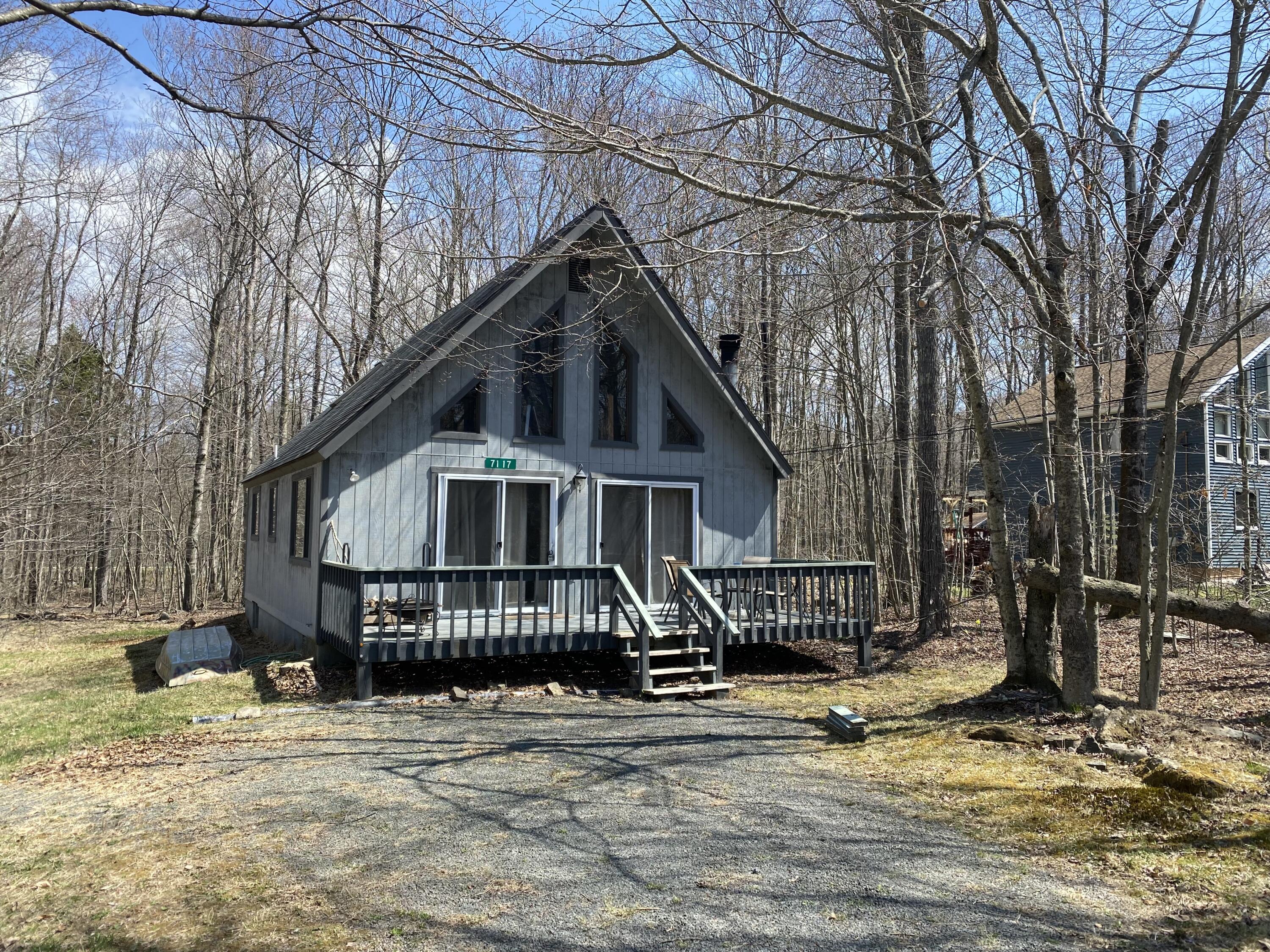 7117 Winnebago Drive Dr, Pocono Lake, Pennsylvania image 1