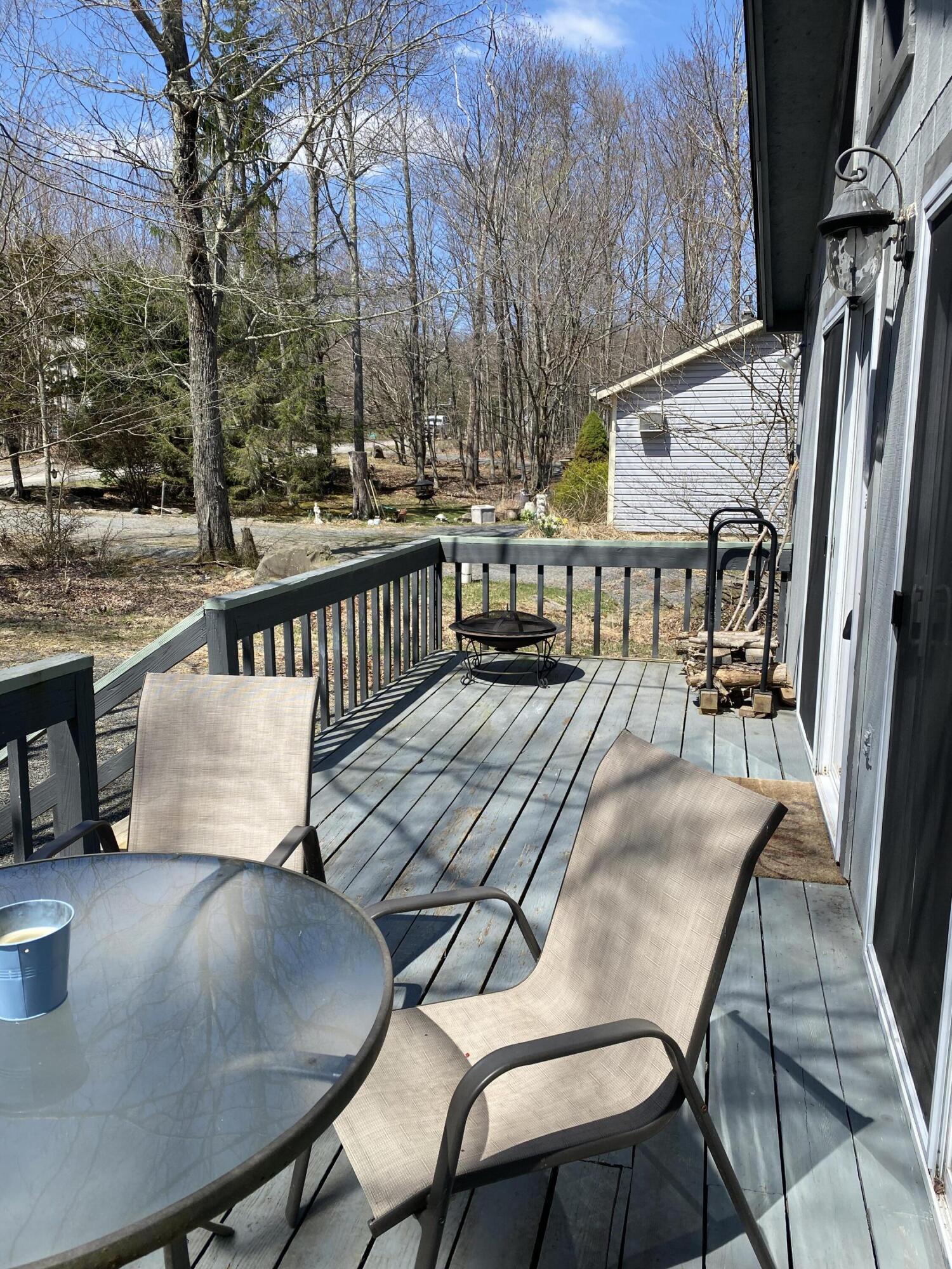 7117 Winnebago Drive Dr, Pocono Lake, Pennsylvania image 4