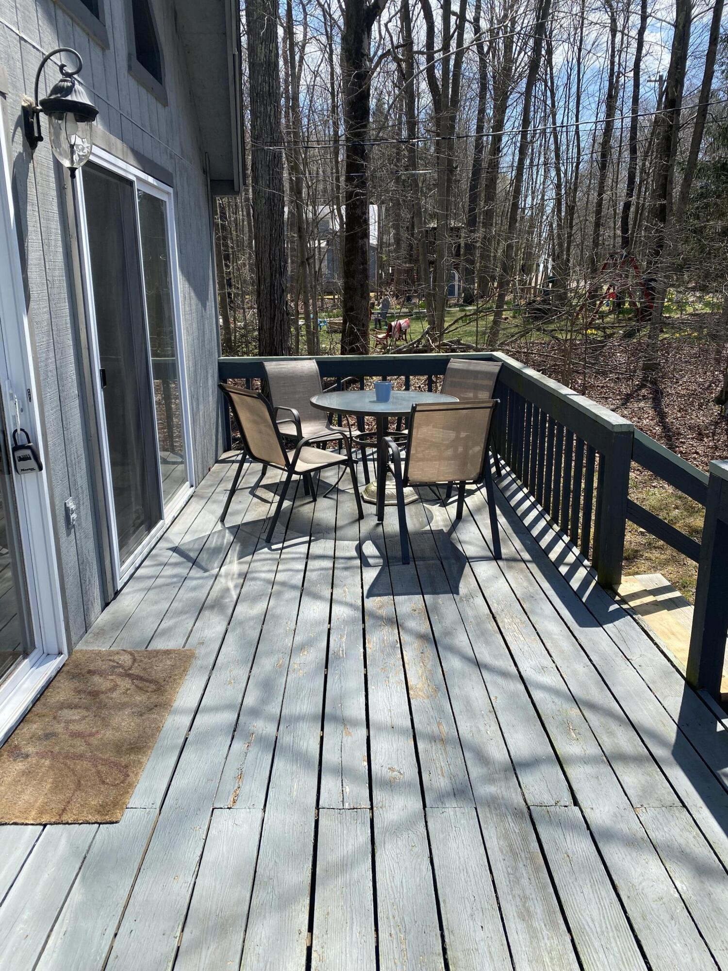 7117 Winnebago Drive Dr, Pocono Lake, Pennsylvania image 5