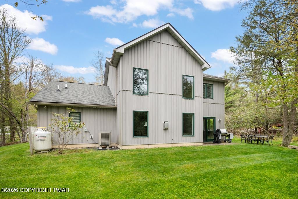 2236 Hillcrest Drive
