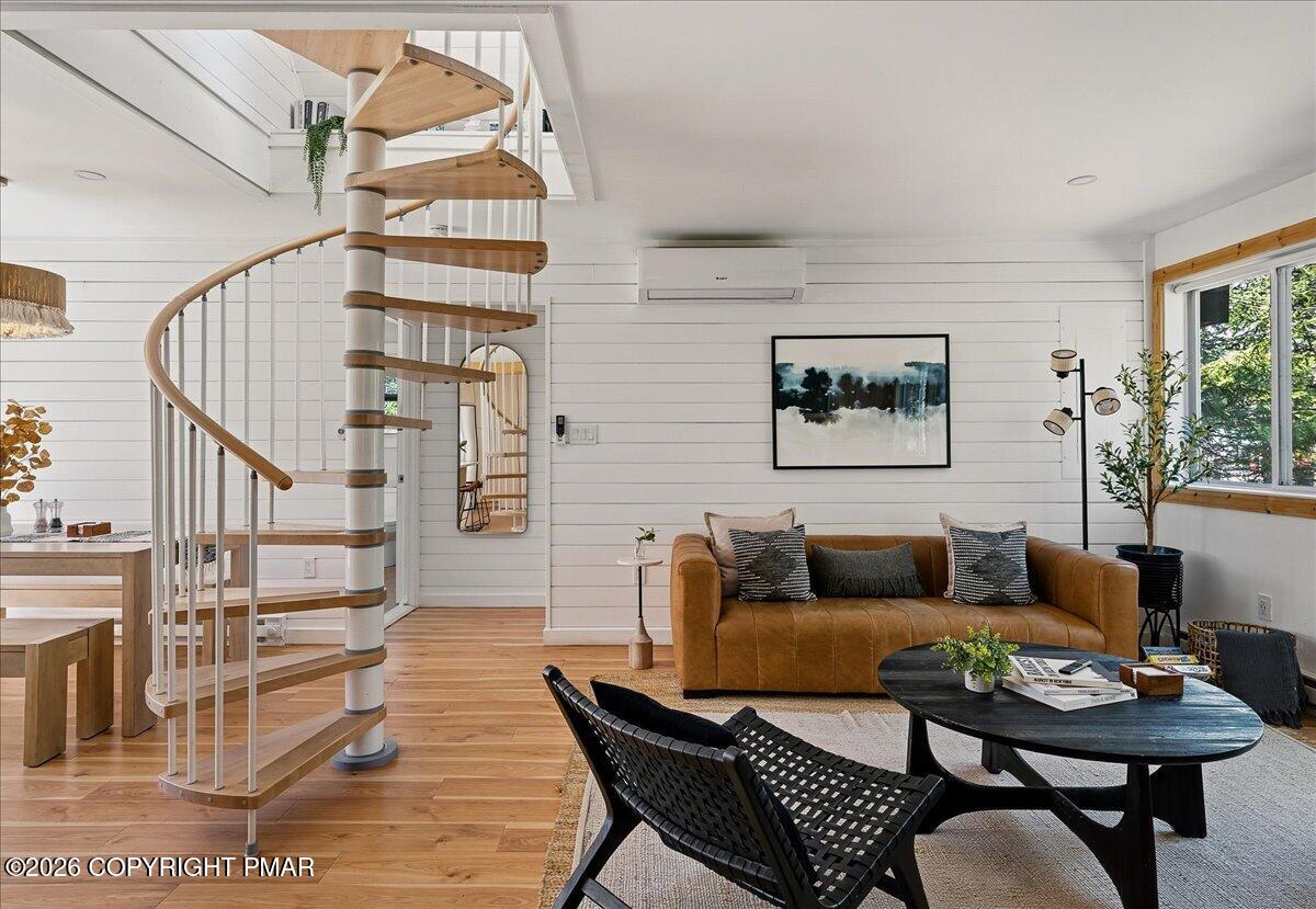 5306 Hummingbird Drive