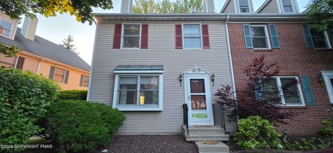 Townhouse For Rent - 132 Eaglesmere Circle #33<br/> Monroe County, East Stroudsburg, PA 18301