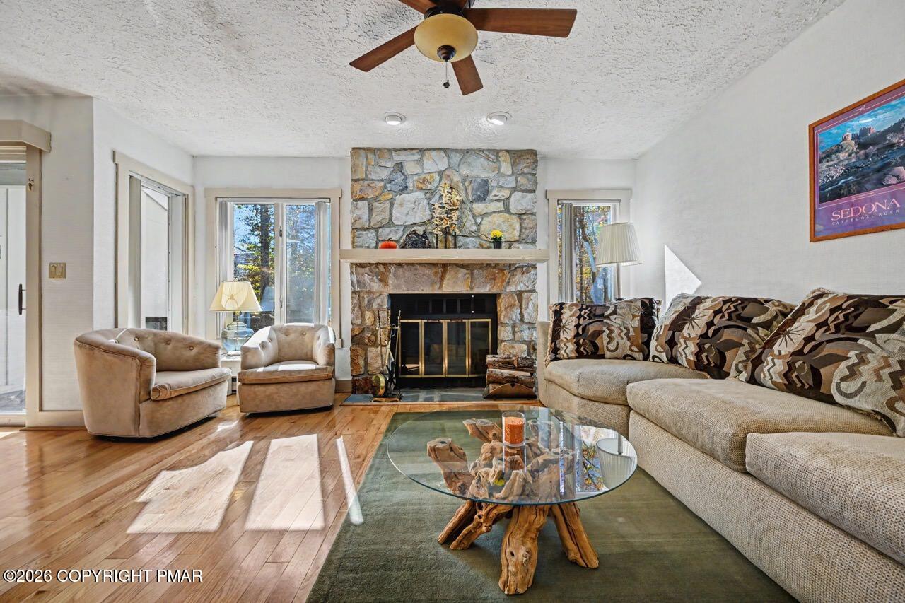 1063 Crestwoods Drive