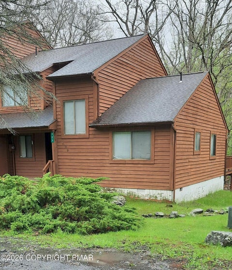 Townhouse For Sale - 409 Tudor Court<br/> Bushkill, PA 18324
