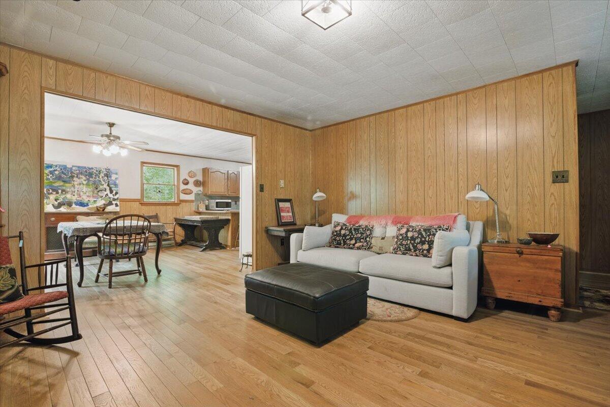 2147 Gravel Road, Canadensis, Pennsylvania image 4