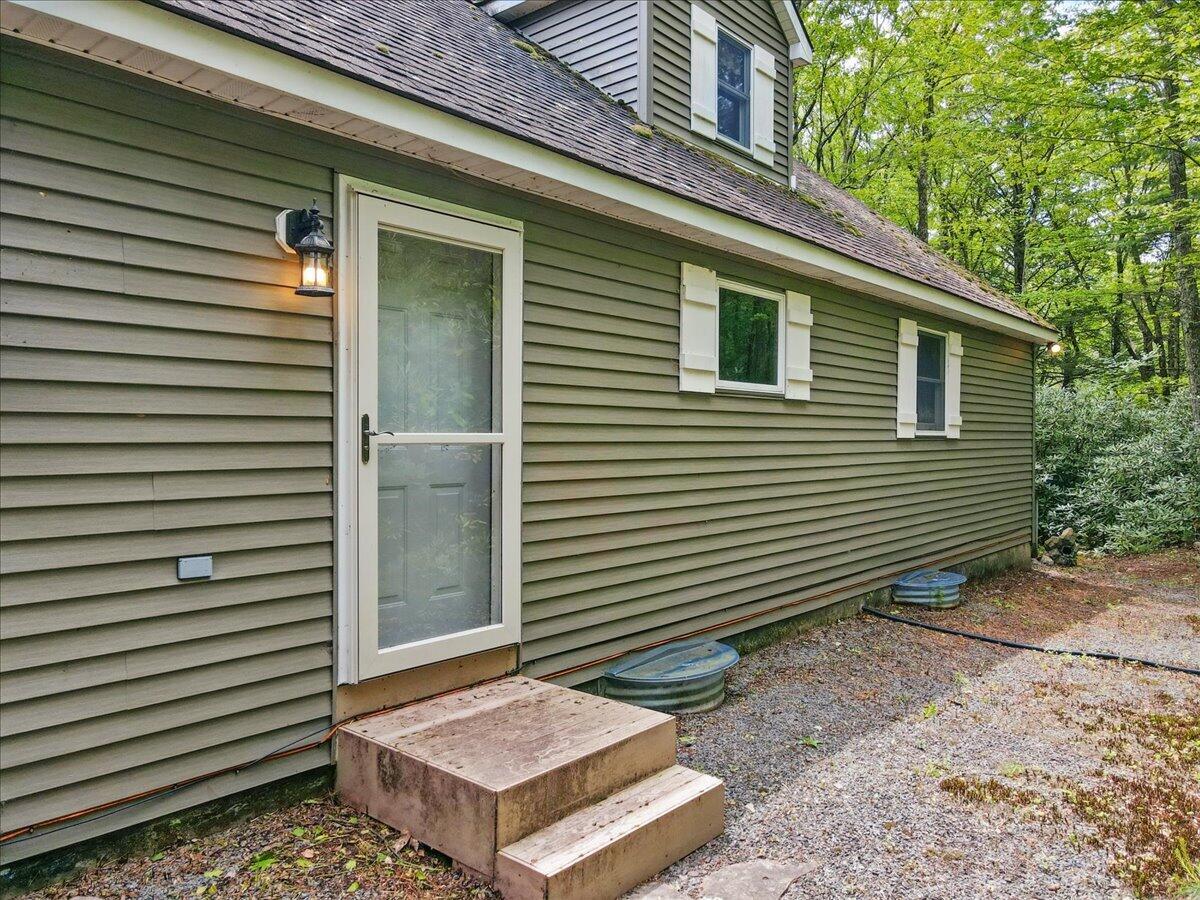 2147 Gravel Road, Canadensis, Pennsylvania image 47
