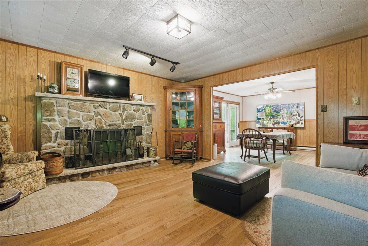 2147 Gravel Road, Canadensis, Pennsylvania image 3