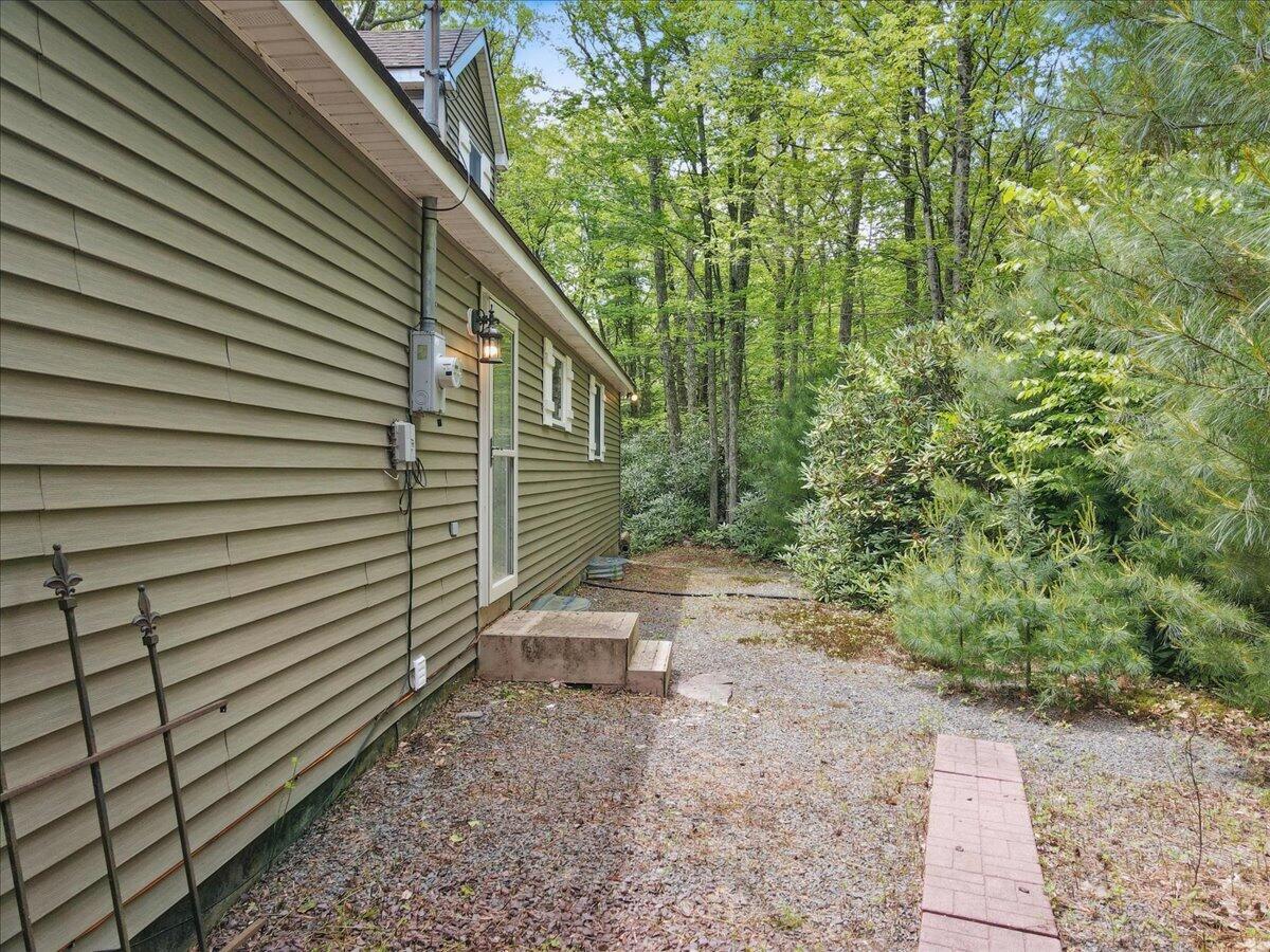 2147 Gravel Road, Canadensis, Pennsylvania image 46