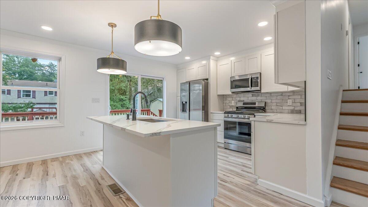 2704 Starlight Terrace