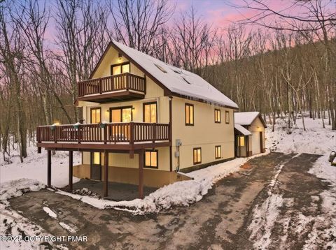 Homes For Sale - 704 Rainbow Terrace<br/> Effort, PA 18330