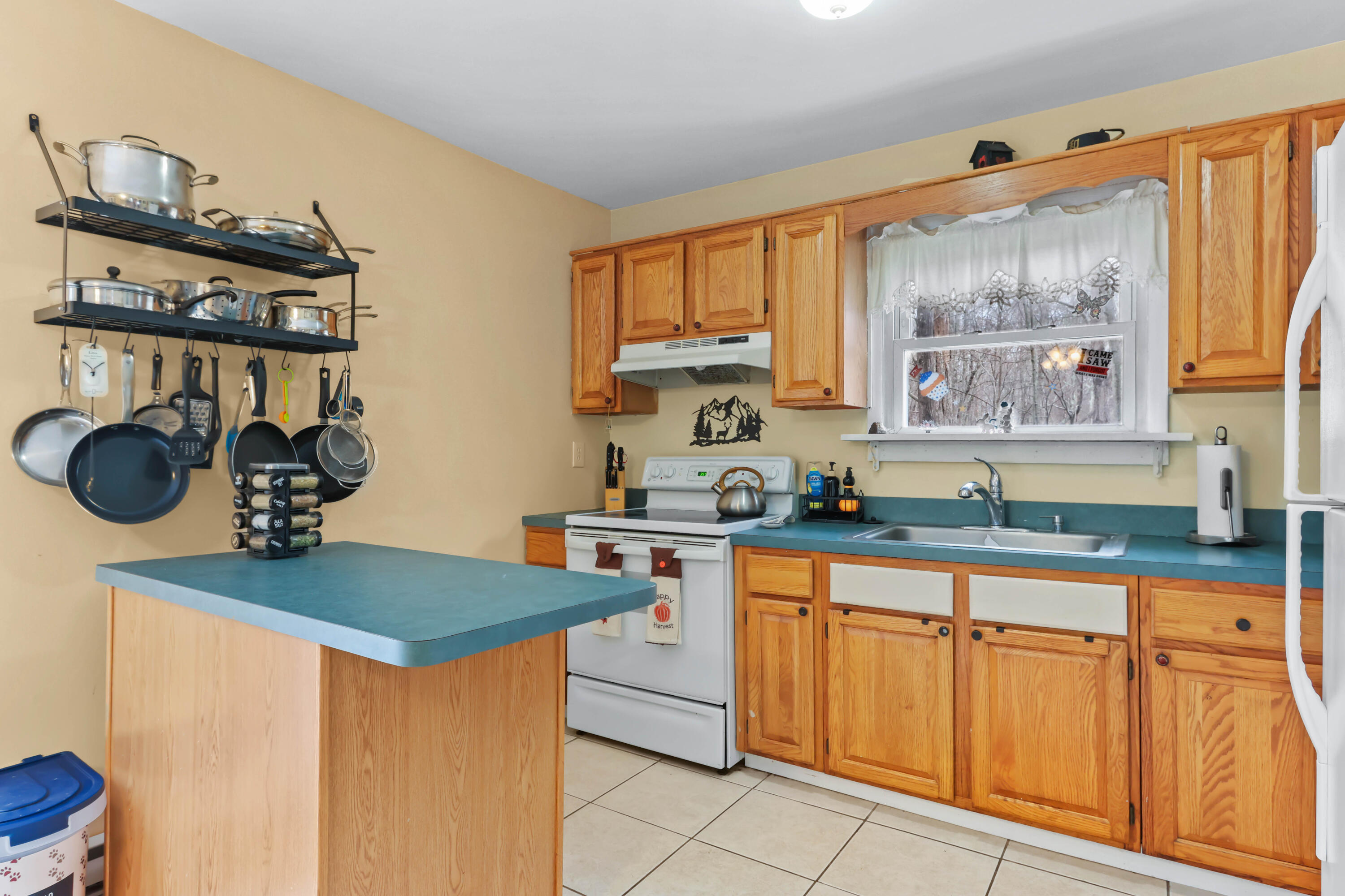 12018 Maplewood Drive, East Stroudsburg, Pennsylvania image 12