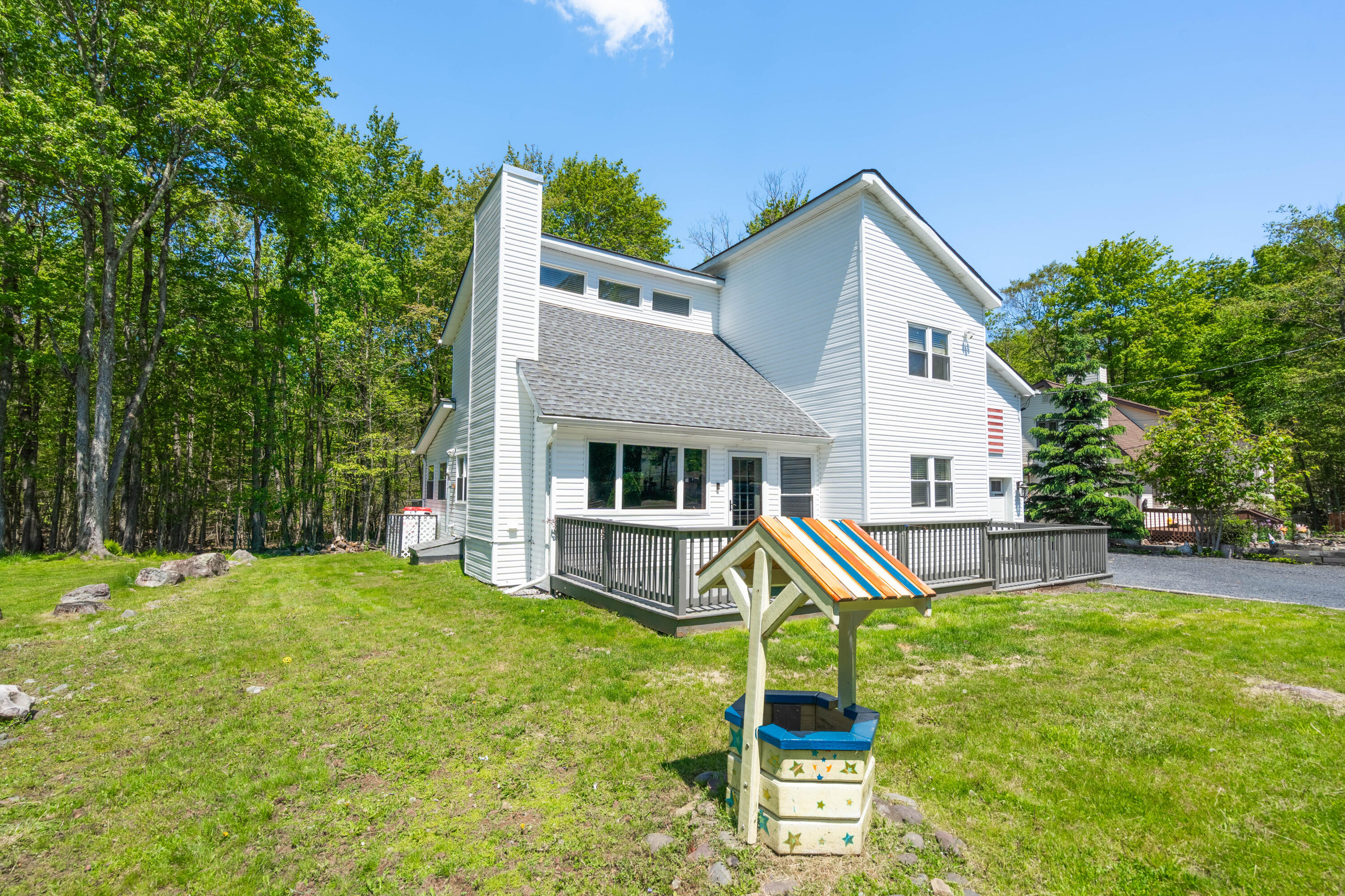 973 Country Place Drive, Tobyhanna, Pennsylvania image 3