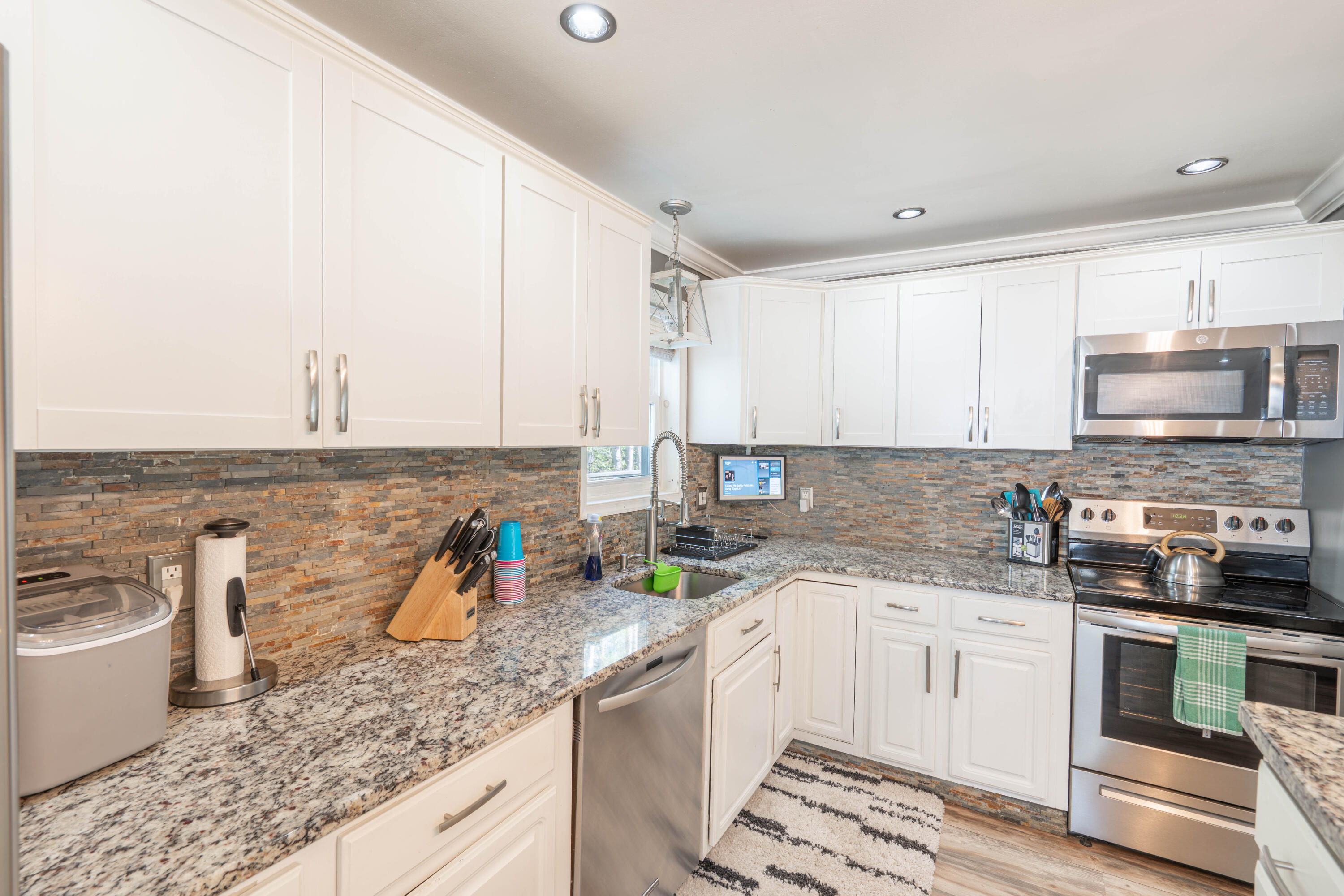 973 Country Place Drive, Tobyhanna, Pennsylvania image 16