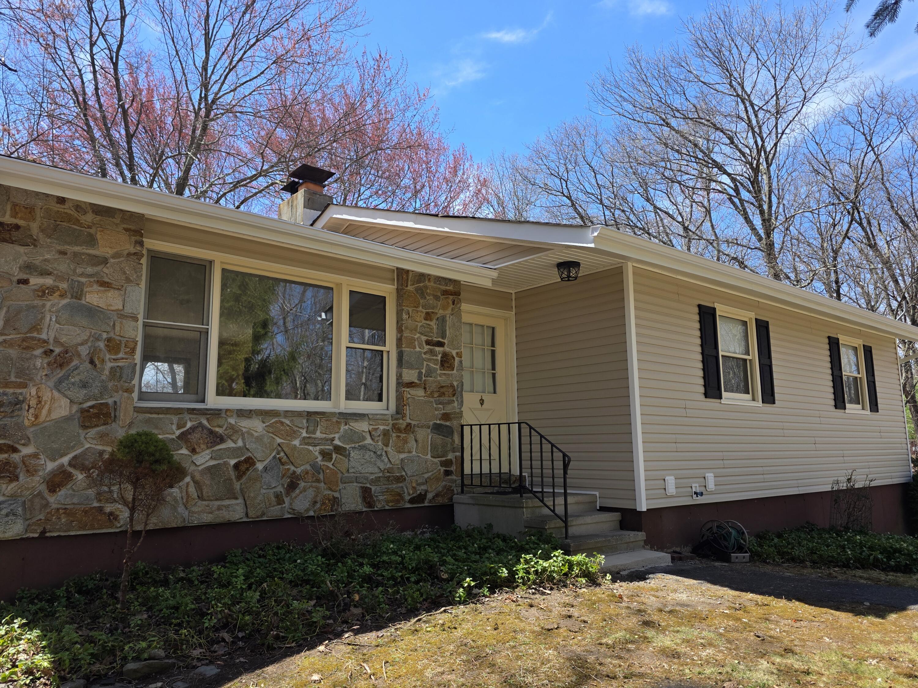 166 Applewood Drive, Swiftwater, Pennsylvania image 2