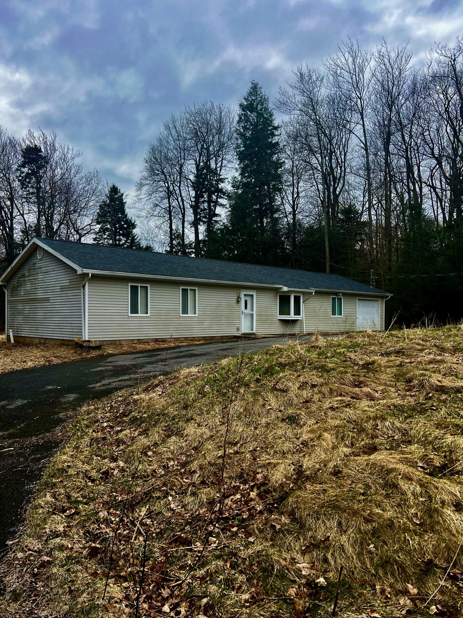 5134 Renaissance Lane, Tobyhanna, Pennsylvania image 1