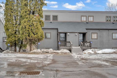 Townhouse For Sale - 87 Cross Country Lane<br/> Tannersville, PA 18372