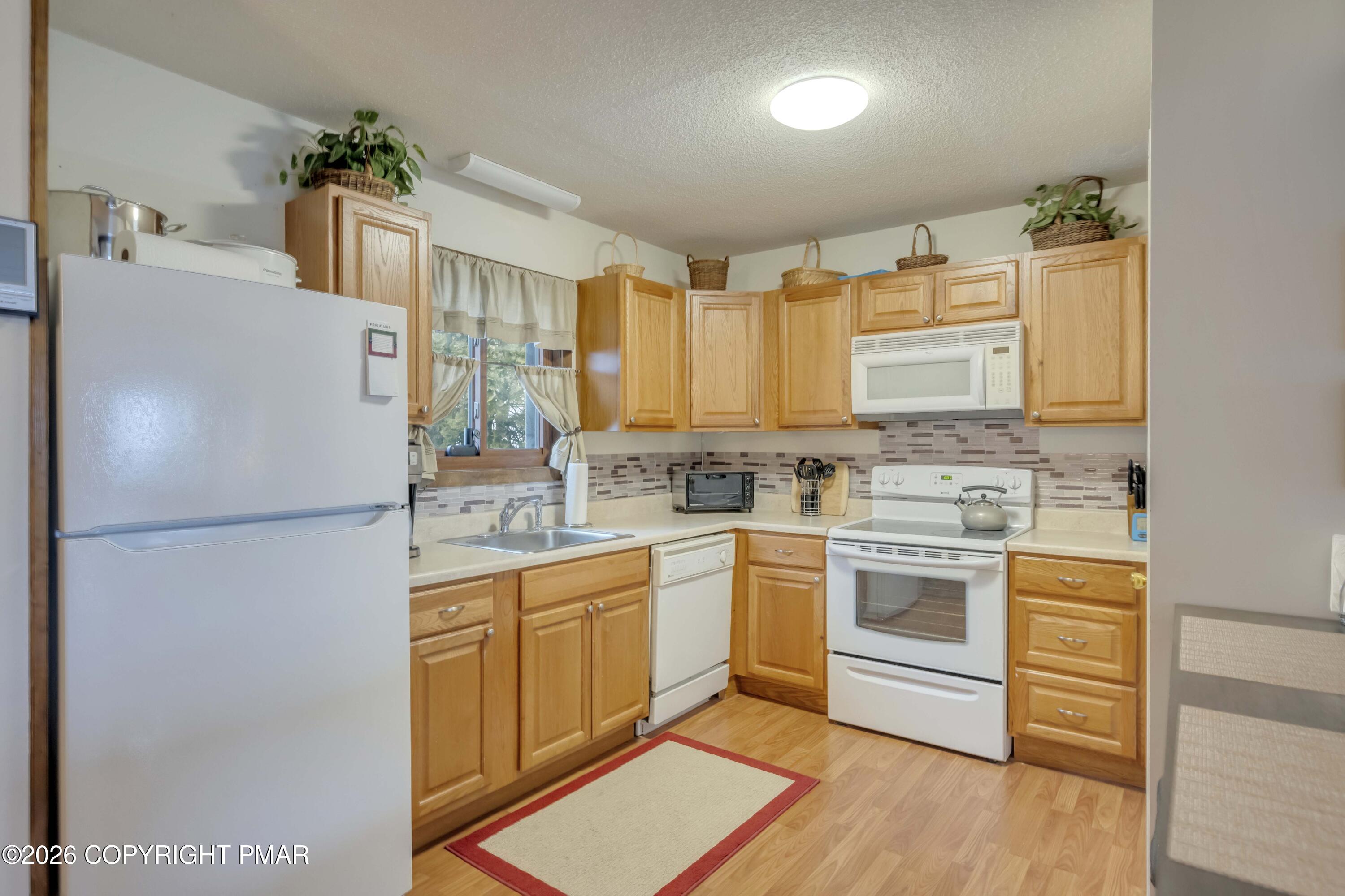 87 Cross Country Lane