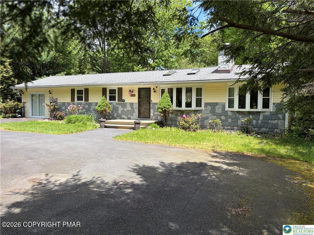 215 Larch Oval